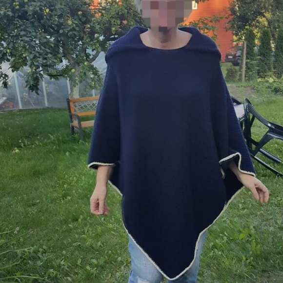 Poncho - Picture 3 of 6